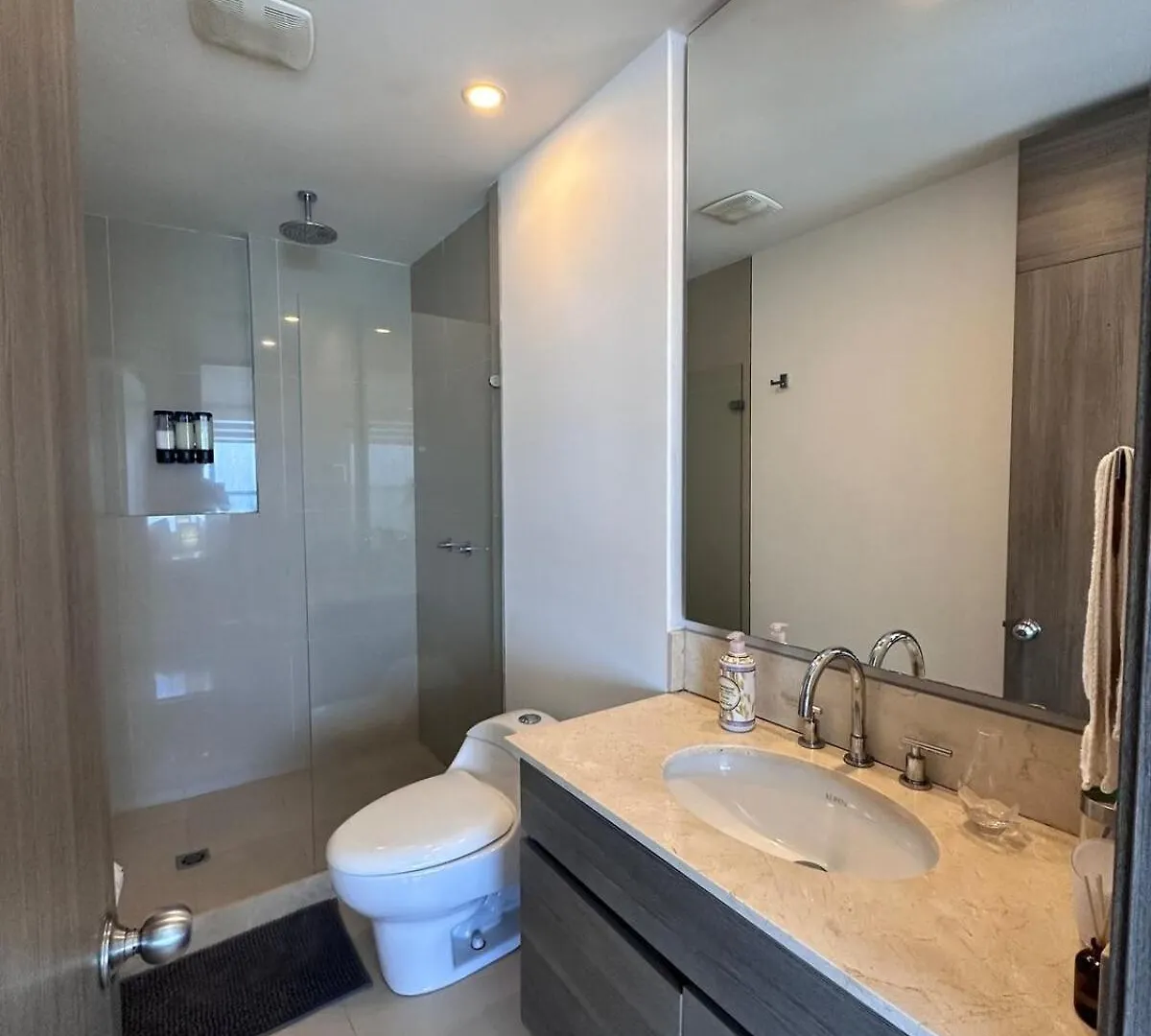 Mc 1303- Beach Front Apt- Morros City Top Location Cartagena