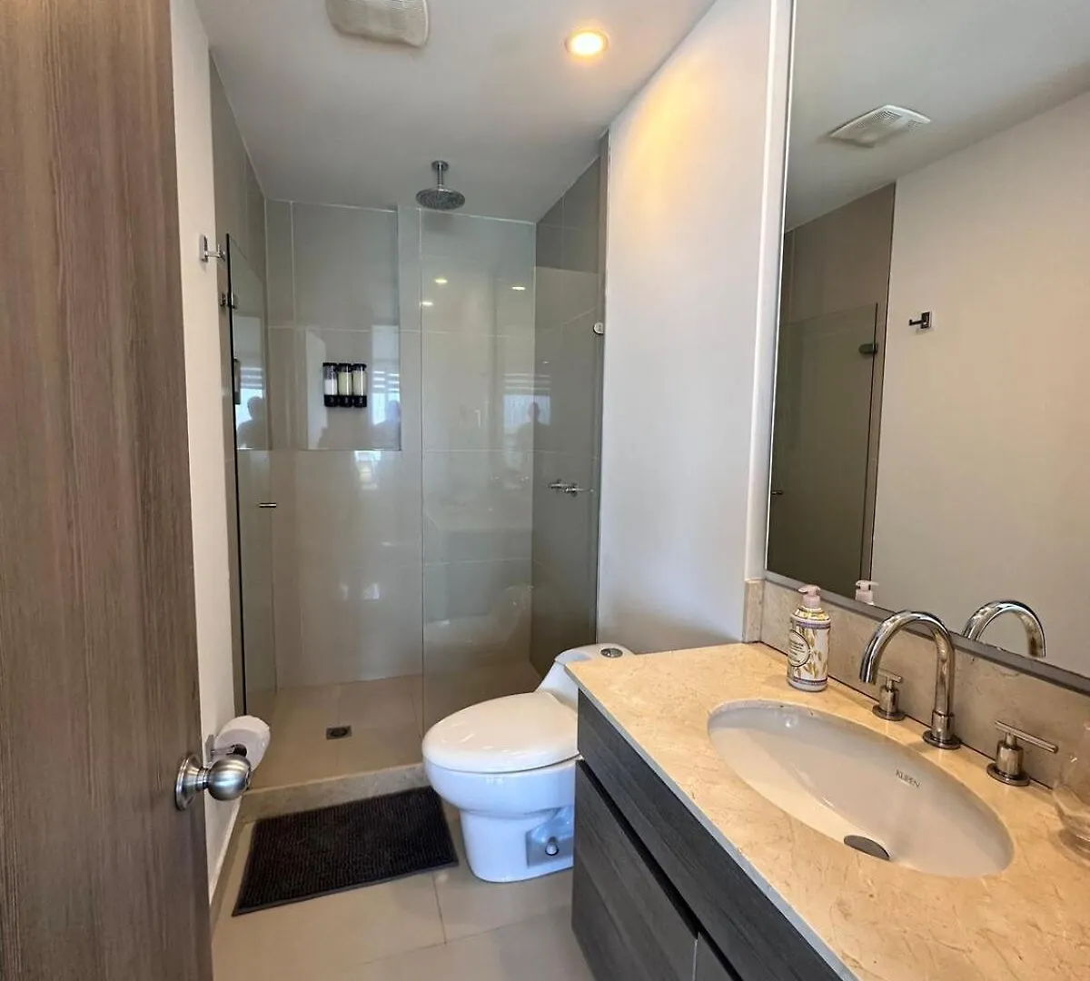 Mc 1303- Beach Front Apt- Morros City Top Location Cartagena Apartment