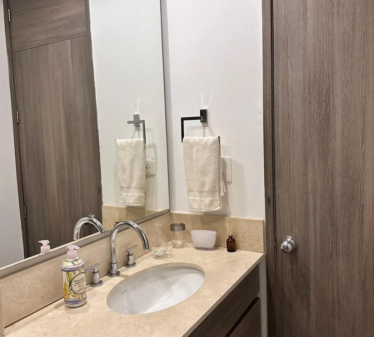 Apartment Mc 1303- Beach Front Apt- Morros City Top Location Cartagena