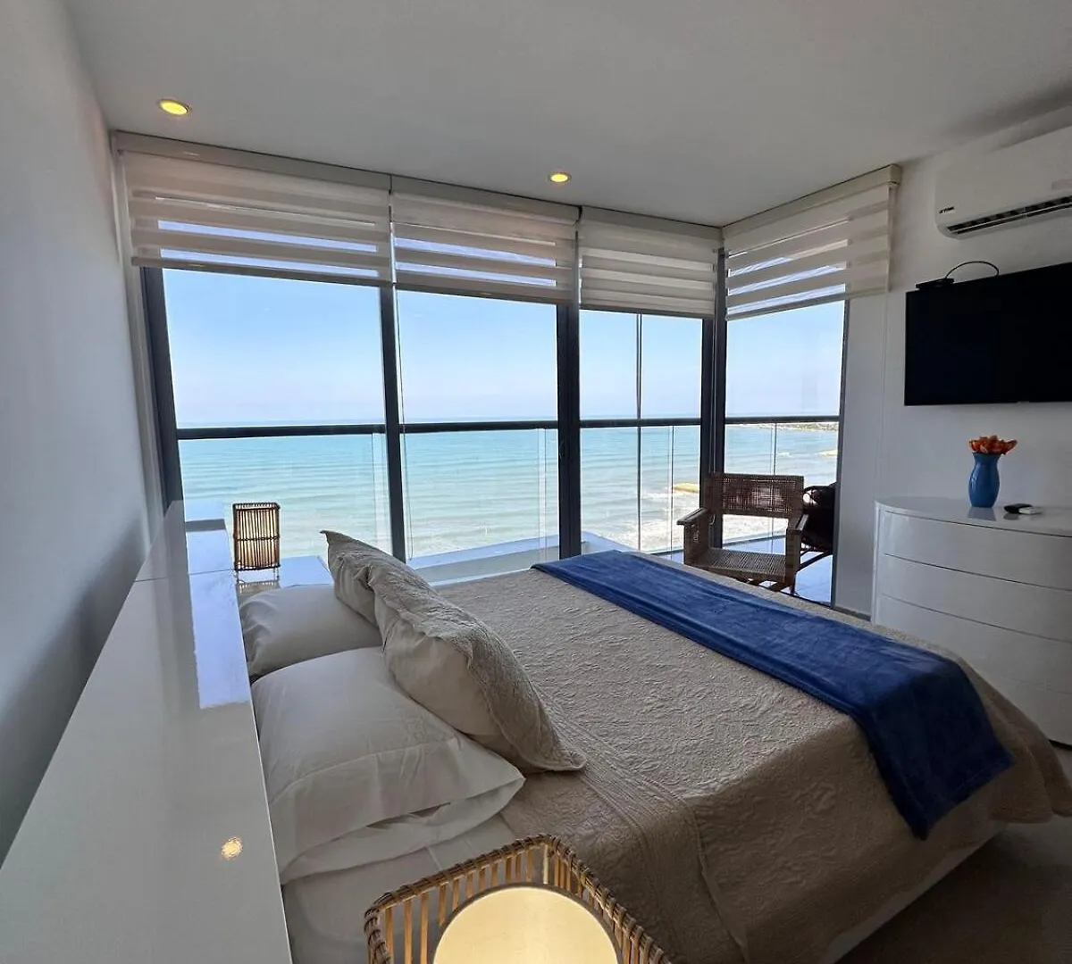 Mc 1303- Beach Front Apt- Morros City Top Location Cartagena Apartment